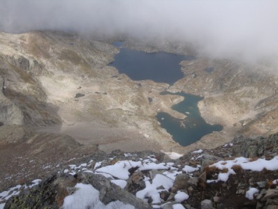 lacs-d-arremoulit The refugio and Lacs d'Arremoulit from Pico Arriel