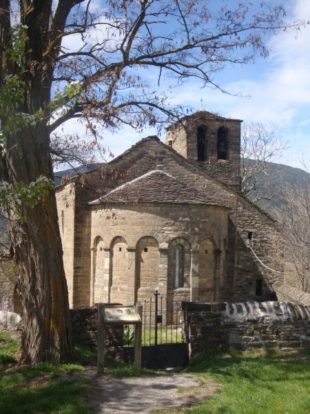 romanesque-churches-02