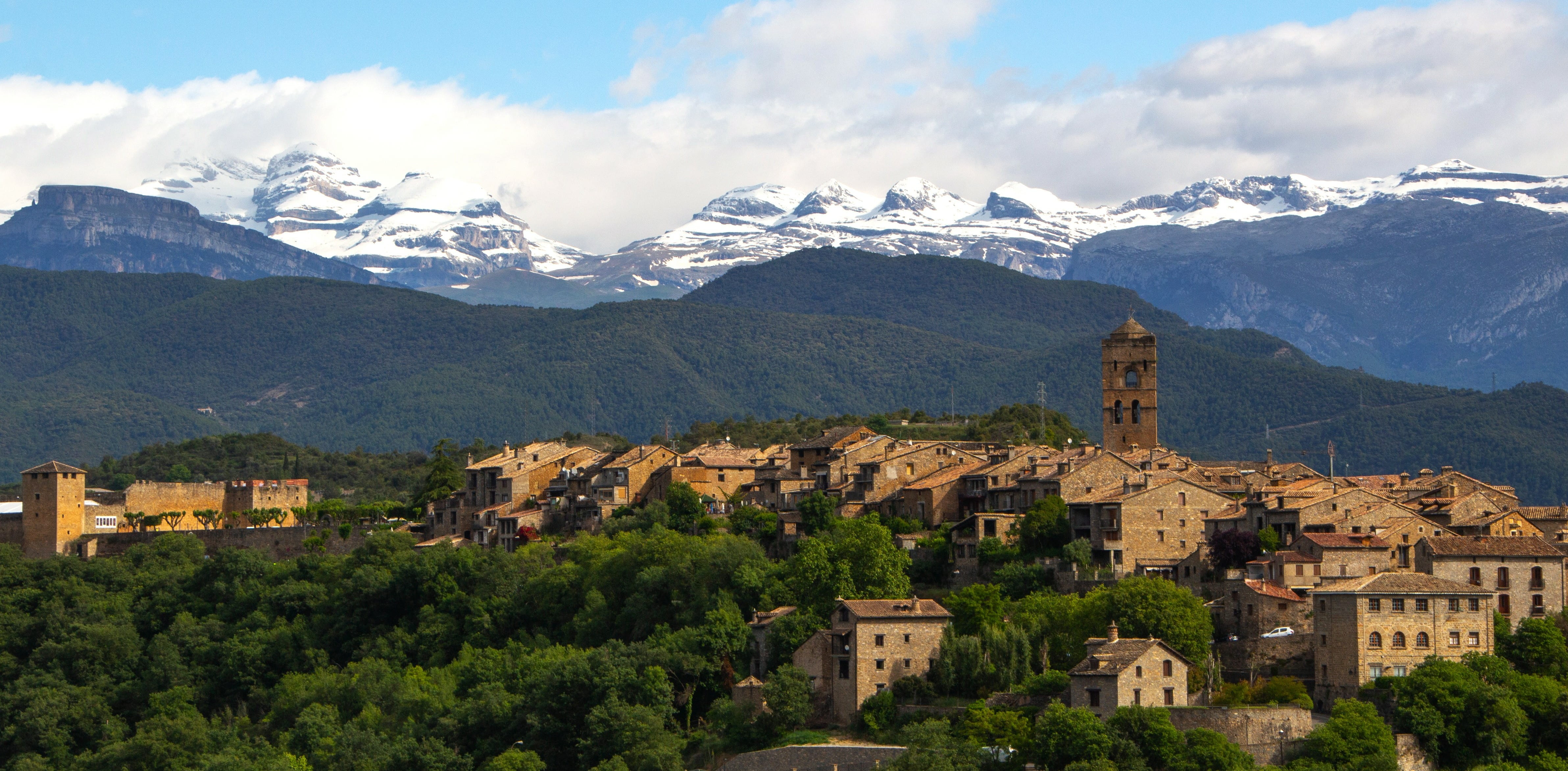 Canyons of Ainsa guided walking holiday in the Spanish Pyrenees
