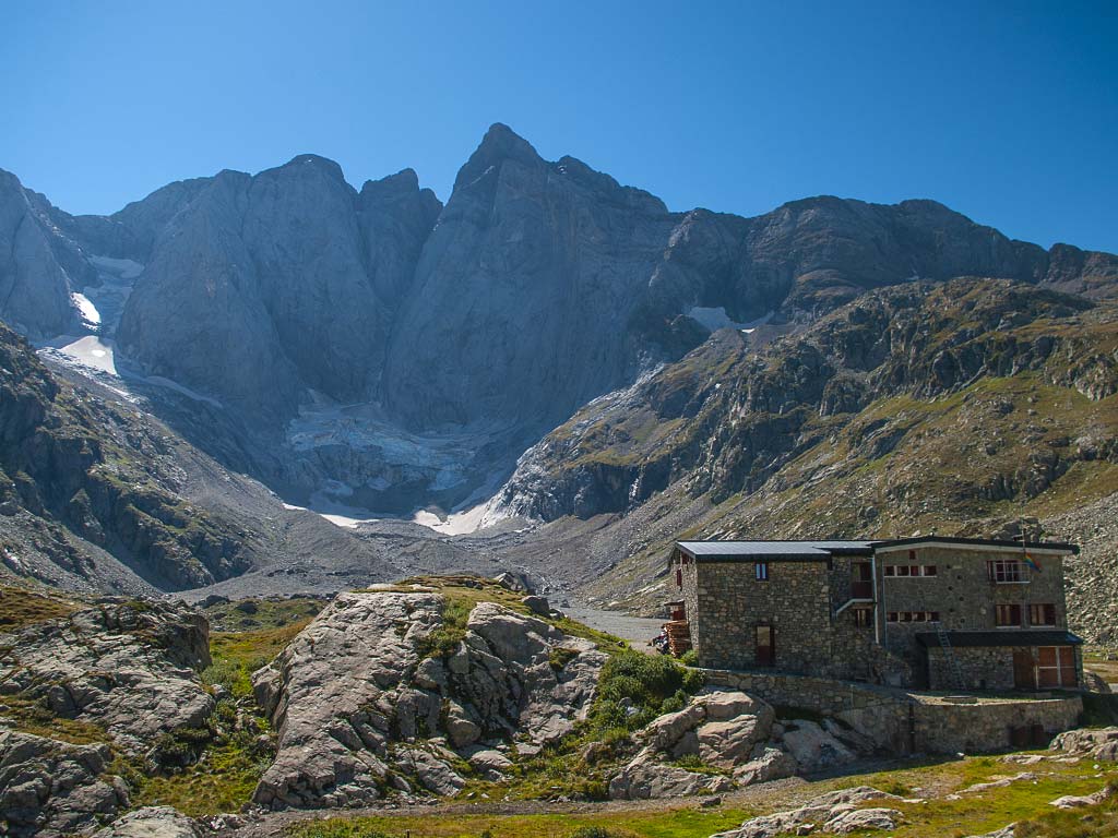 Refuge des Oulettes de Gaube, on the Alta Ruta de Los Perdidos