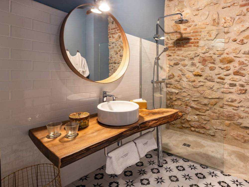 Boutique bedroom at Hotel El Palauet del Priorat