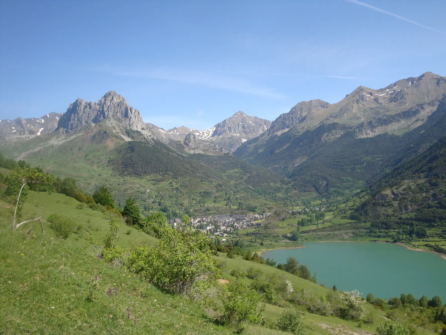 Valle de Tena Explorer guided walking holiday in the Spanish Pyrenees