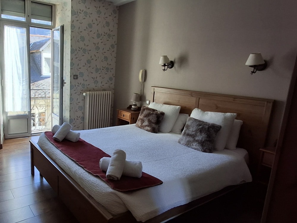 French Pyrenees Walking Holiday: Gavarnie and the three cirques