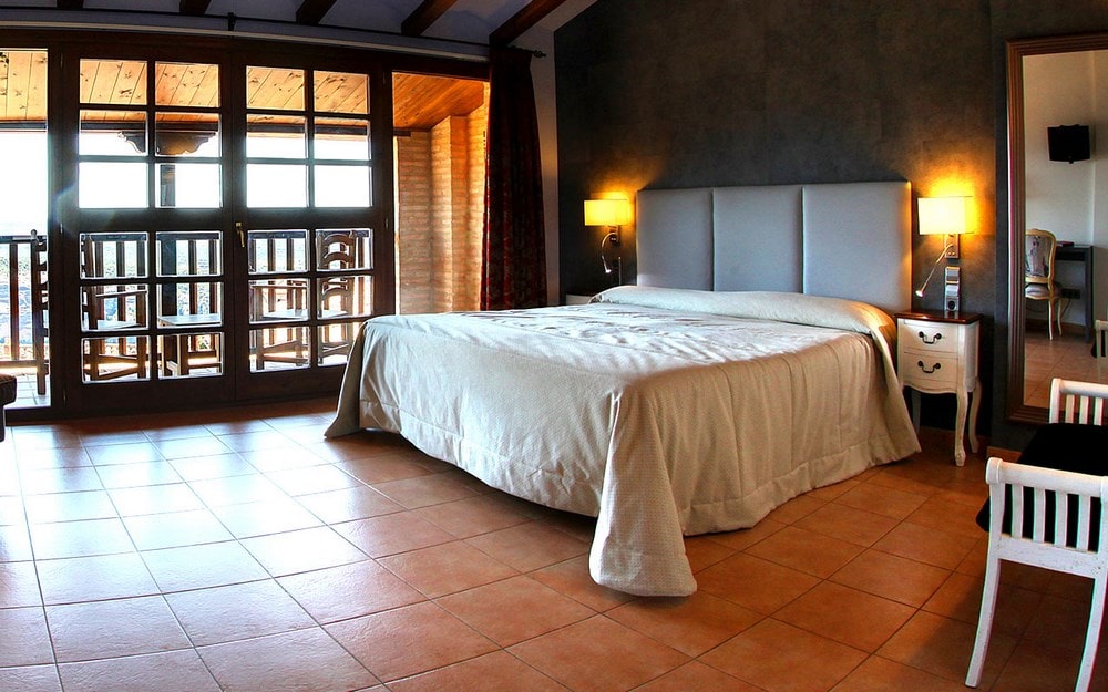 Double room with balcony at Hotel Villa de Alquézar